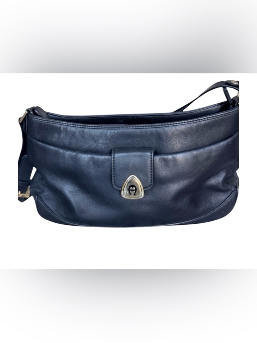 Vintage Etienne Aigner black leather shoulder bag